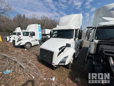 2019 Volvo VNL64T300 CNG 6x4 T/A Day Cab Truck Tractor (Inoperable)
