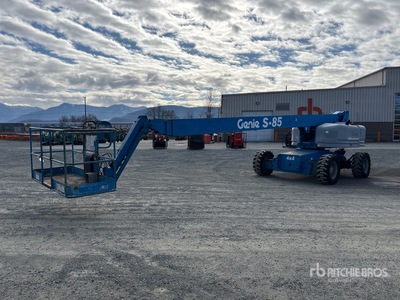 2008 Genie S-85 4WD Diesel Plataforma Elevadora Telescópica