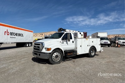 2005 Ford F-650 4x2 Service Truck