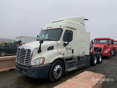 2018 Freightliner Cascadia 113 6x4 T/A Sleeper Truck Tractor