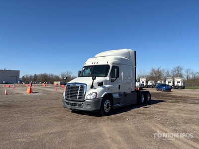 2018 Freightliner Cascadia 113 6x4 T/A Sleeper Truck Tractor
