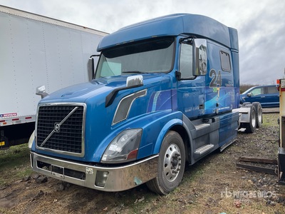 2015 Volvo VNL730 6x4 Cabina con cuccetta per trattore stradale