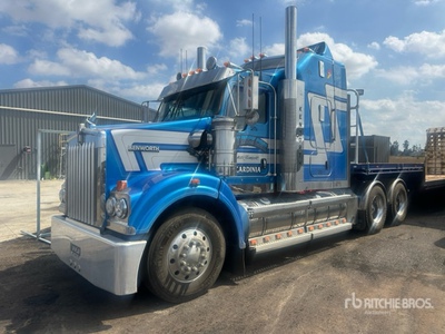 2015 Kenworth T409 SAR 6x4 Cabina con cuccetta per trattore stradale