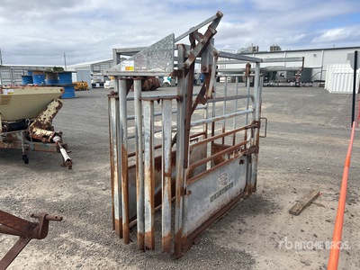 Dairy Man Cattle Crush Manga de compresión