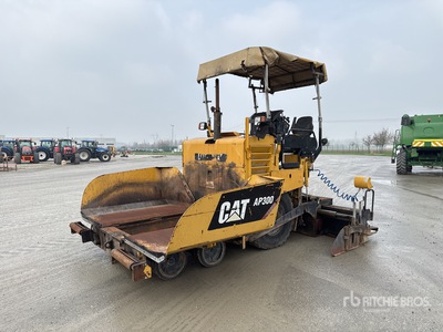 Cat AP300 Asphalt Paver