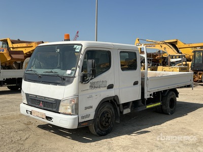 2012 Mitsubishi Canter 4x2 Crew Cab Flatbed Truck