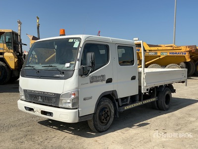 2015 Mitsubishi Canter 4x2 Crew Cab Flatbed Truck