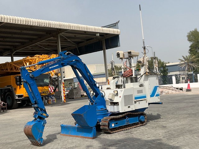 Mitsubishi/Cat RA30 Remote Control Driven Mini Excavator