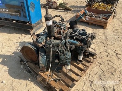 Quantity of (4) Kubota Moteur