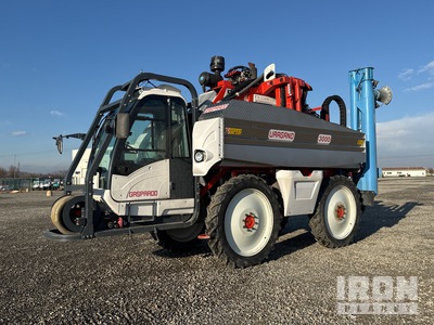 2013 FINOTTO E170 13 m 4x4x4 Self-Propelled Sprayer