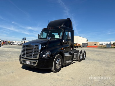 2016 Freightliner Cascadia 125 6x4 T/A Day Cab Truck Tractor