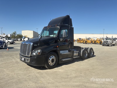 2016 Freightliner Cascadia 125 6x4 T/A Day Cab Truck Tractor