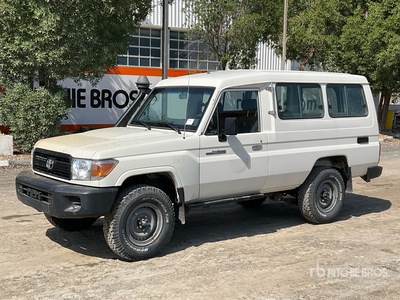 2016 Toyota Land Cruiser 78L 4x4 SUV