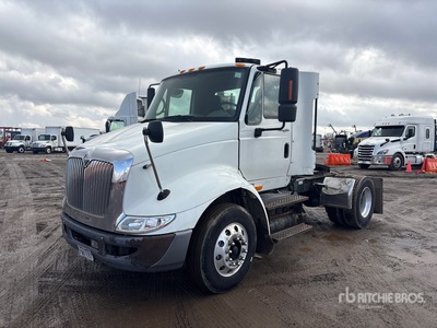 2008 International TranStar 8600 4x2 Ciągnik siodłowy z kabiną dzienną S/A