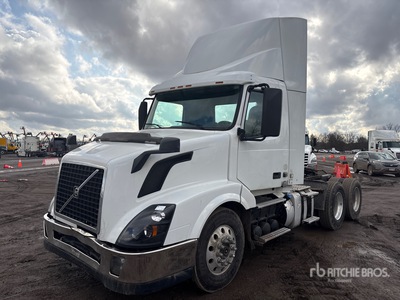 2017 Volvo VNL 6x4 Ciągnik siodłowy T/A z kabiną dzienną