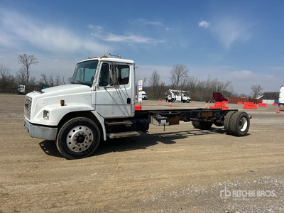2000 Freightliner F70 4x2 Cab and Chassis