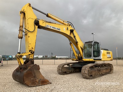2005 New Holland E485 Tracked Excavator