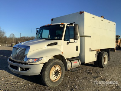 2013 International 4300 4x2 Camion déchiqueteur