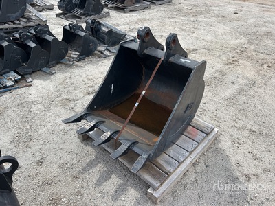30 in Digging Excavator Bucket