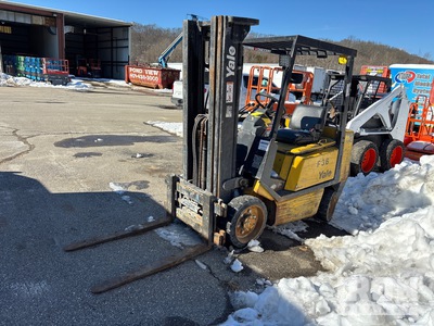 Yale GLC050TENUAE083 5000 lb Cushion Tire رافعة شوكية (Inoperable)