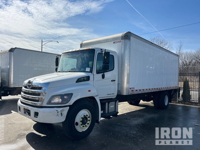 2017 Hino 268 4x2 شاحنة فان