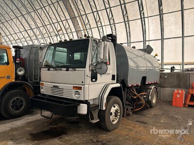 2004 Freightliner FC80 Sweeper Truck
