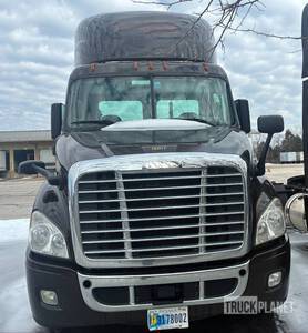 2017 Freightliner Custom CASCADIA Day Cab Prime Mover