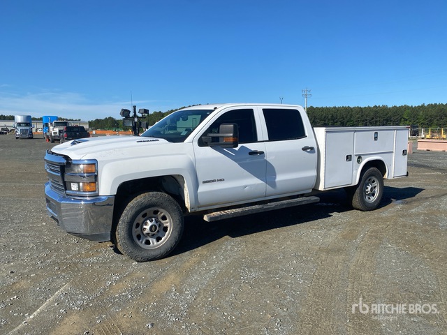 2017 Chevrolet Silverado 3500HD 4x4 Crew Cab Utility Truck