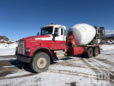 2005 Kenworth W900B 8x4 Mixer Truck