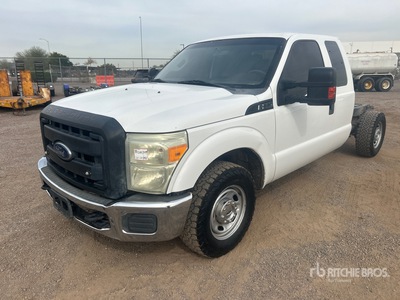 2015 Ford F-250 XL 4x2 Extended Cab الكابينة والهيكل