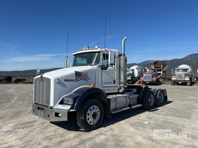 2006 Kenworth T800 6x4 T/A Day Cab Truck Tractor