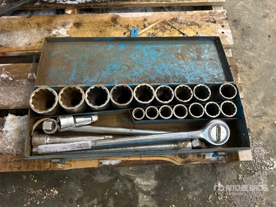 Westward 1 Inch Socket & Ratchet Set