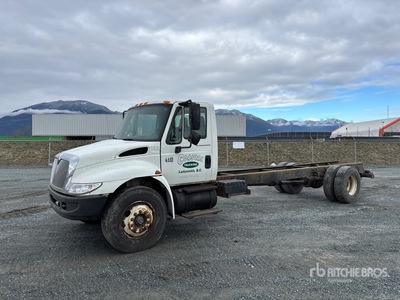 2007 International 4400 4x2 Cab and Chassis