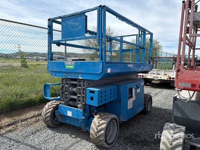 2014 Genie GS-3369 RT 4x4 Dual Fuel Scissor Lift