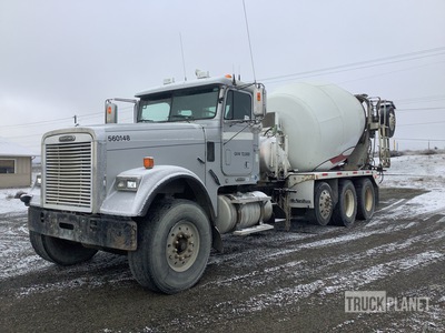 2005 Freightliner FLD 120 10x4 Camion hormigonera