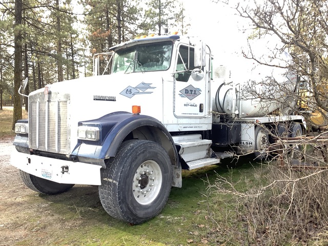 2006 Kenworth W900 10x4 Mixer Truck