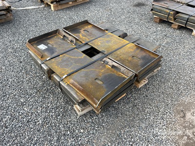 Quantity of (10) 2025 Kit Containers QT-F-BLANK Skid Steer Attachment Mounting Plate (Unused)