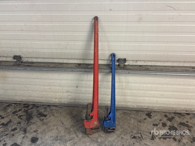 Quantity of (2) Heavy Duty Pipe Wrenches Varios, tienda, almacen, consumidor
