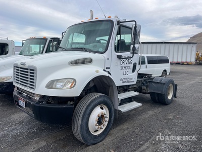 2005 Freightliner M2 106 4x2 Cabeza Tractora Cabina Corta (Inoperable)