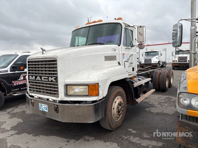 1995 Mack CH613 6x4 Cabine et châssis