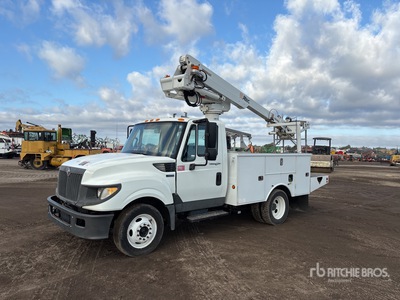 2011 Altec AT235P 35 ft on 2012 International Terrastar 4x2 Bucket Truck