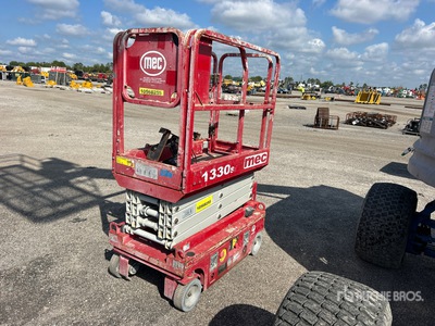 2017 MEC 1330SE Electric Scissor Lift
