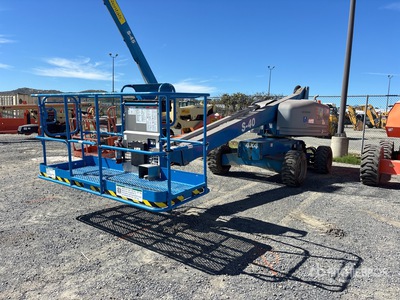 2014 Genie S40 4WD Diesel Telescopic Boom Lift