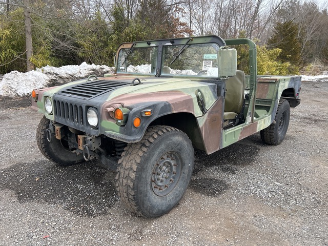 1997 AM General M1097A2 HMMWV 2 Door w/Truck Body