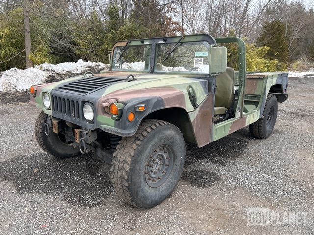 1997 AM General M1097A2 HMMWV 2 Door w/Truck Body