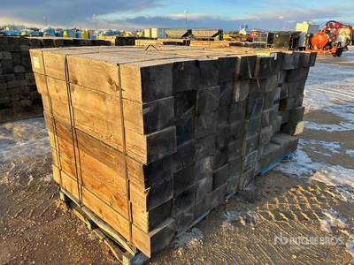 Quantity of 4 ft Dunnage ادوات صناعية متنوعة