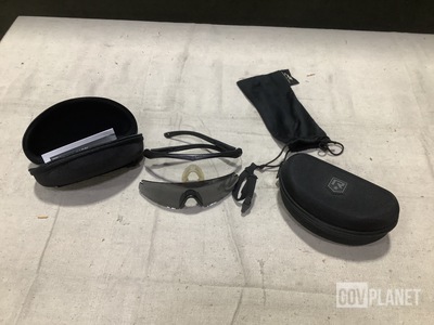 (76) Pairs of Revision Safety Glasses