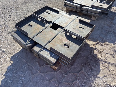 Quantity of (10) 2025 Kit Containers QT-F-BLANK لوحة تركيب للسكيد ستير (Unused)