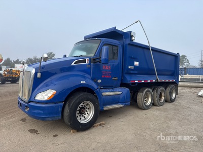 2014 Kenworth T680 8x4 Tri/A Dump Truck