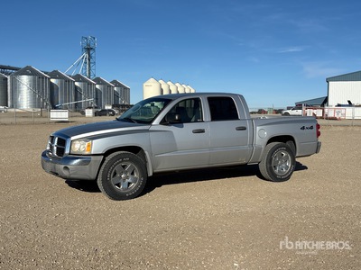 2005 Dodge Dakota SLT 4x4 Crew Cab Pick Up